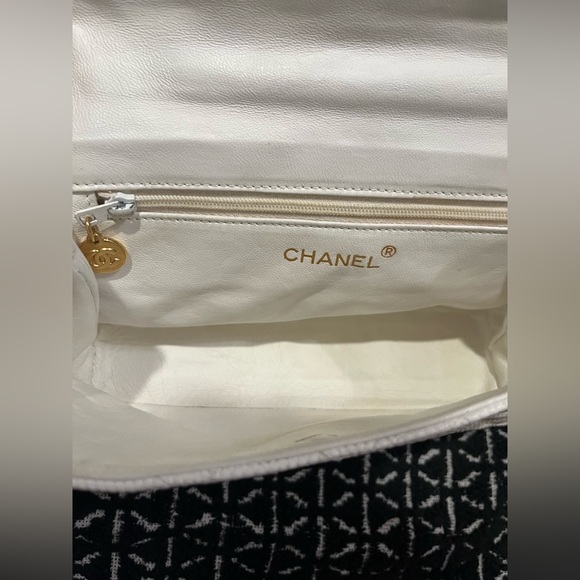 Chanel Purse - Picture 9 of 13